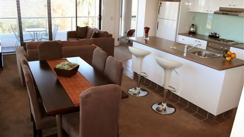 The Esplanade Resort And Spa - Sunshine Coast Tourism 3