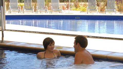 The Esplanade Resort And Spa - Sunshine Coast Tourism 4