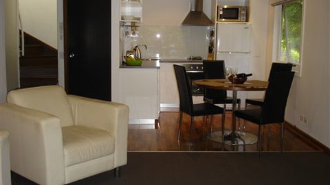 Kunala Chalet - Pinnacle Valley Resort - Sunshine Coast Tourism 1