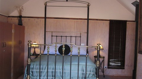 Glenmore Springs Accommodation - Sunshine Coast Tourism 3