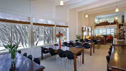 Ajax Ski Club - Holiday Sunshine Coast 3