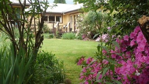 Annie's Garden Retreat - Holiday Sunshine Coast 1