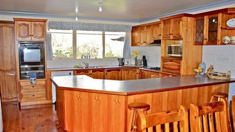 Annie's Garden Retreat - Holiday Sunshine Coast 4