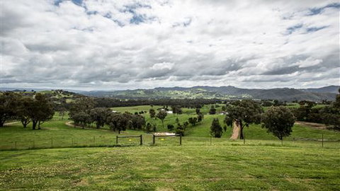 Holmesglen At Eildon - The Homestead - Sunshine Coast Tourism 3