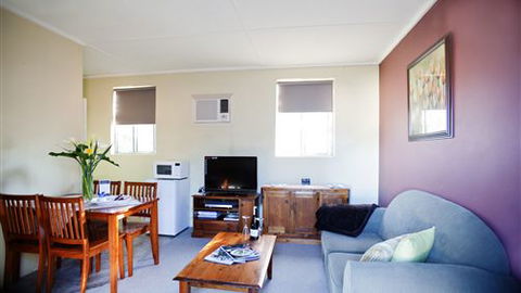 Stable On Riesling - Holiday Sunshine Coast 2