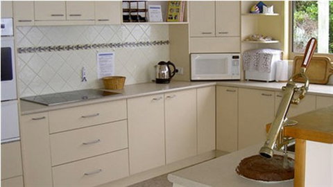 Abalone Beach House - Sunshine Coast Tourism 1