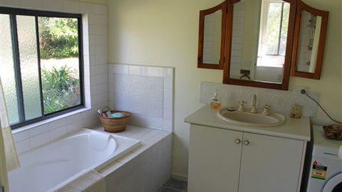 A Haven - Holiday Sunshine Coast 3