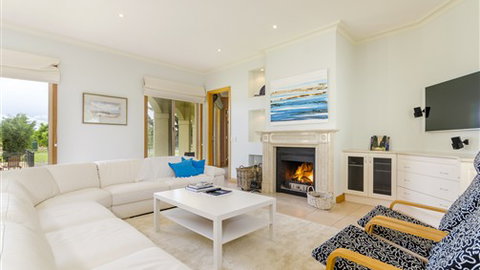 Tuscan Getaway - Holiday Sunshine Coast 2