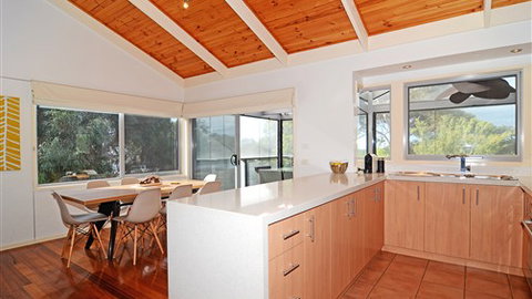 Barrakee Beach House - Anglesea - Holiday Sunshine Coast 1