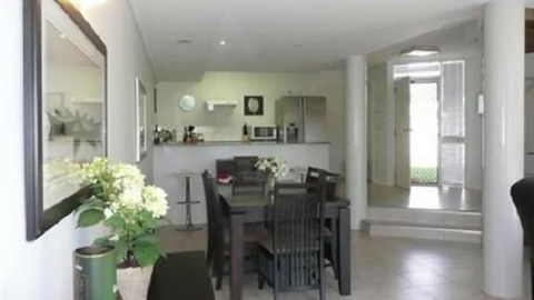 Waterfront Villa Tarni 14 - Holiday Sunshine Coast 1