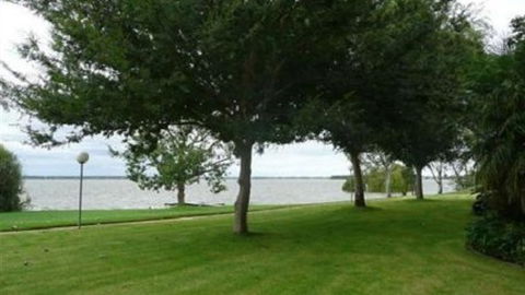 Waterfront Villa Tarni 14 - Holiday Sunshine Coast 4