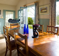 Hilltop Cottage - Daylesford - Sunshine Coast Tourism
