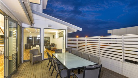 Serenity Torquay Ocean View: Luxury Beachfront - Sunshine Coast Tourism 4