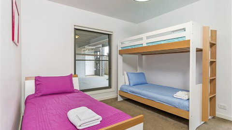 Serenity Torquay Ocean View: Luxury Beachfront - Sunshine Coast Tourism 3