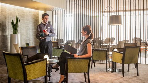 PARKROYAL Melbourne Airport - Holiday Sunshine Coast 1