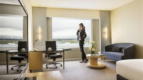 PARKROYAL Melbourne Airport - Holiday Sunshine Coast 2