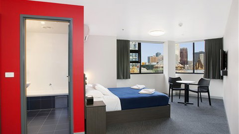 Space Hotel - Holiday Sunshine Coast 0