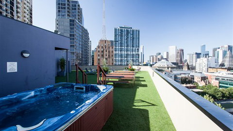 Space Hotel - Holiday Sunshine Coast 2