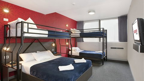 Space Hotel - Holiday Sunshine Coast 7