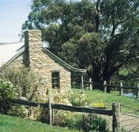 Adelaide Hills Country Cottages - Gum Tree Cottage - Holiday Sunshine Coast