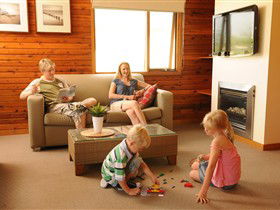 Adelaide Shores Resort - Holiday Sunshine Coast 2