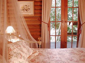 Aldgate Lodge Bed & Breakfast - Holiday Sunshine Coast 0