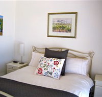 ArtWine Cottages - Sunshine Coast Tourism