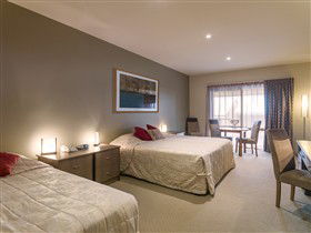 Aurora Ozone Hotel - Holiday Sunshine Coast 1