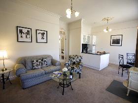 Brice Hill Country Lodge - Sunshine Coast Tourism 1