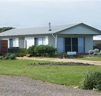 Coorong Waterfront Retreat - Sunshine Coast Tourism