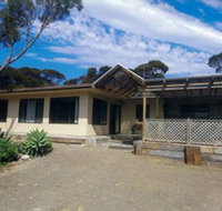 Loverings Beach House - D'estrees Bay - Sunshine Coast Tourism