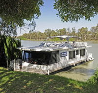Boats and Bedzzz - The Murray Dream self-contained moored Houseboat - Sunshine Coast Tourism