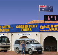 Radeka Downunder Underground Motel and Backpacker Inn - Sunshine Coast Tourism
