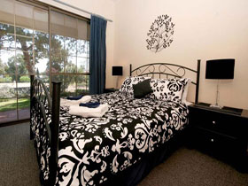 Riverwalk Retreat Karinga Park - Sunshine Coast Tourism 3