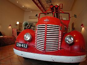 The Fire Station Inn - Fire Engine Suite - Holiday Sunshine Coast 3