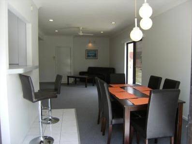 A Beach 'N Reef Motel - Sunshine Coast Tourism 2