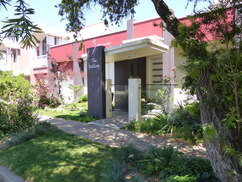 A Colourcity Apartments - Holiday Sunshine Coast 0