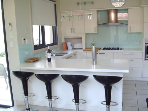 A Colourcity Apartments - Holiday Sunshine Coast 8