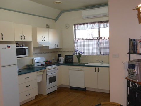 A Colourcity Apartments - Holiday Sunshine Coast 14