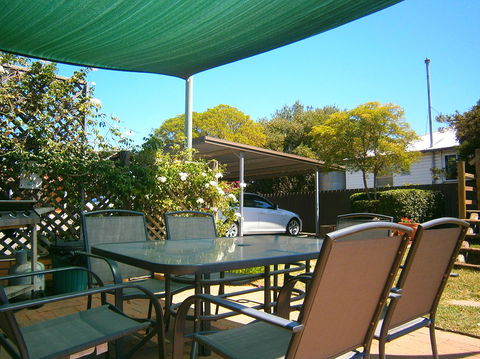 Aaron Inn Motel - Holiday Sunshine Coast 2
