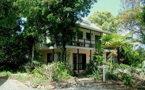 Aataren Norfolk Island Villas - Holiday Sunshine Coast 1
