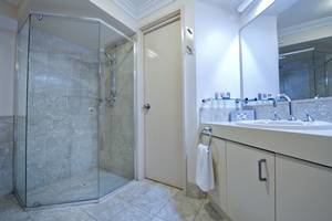 Abbey Beach Resort - Sunshine Coast Tourism 4