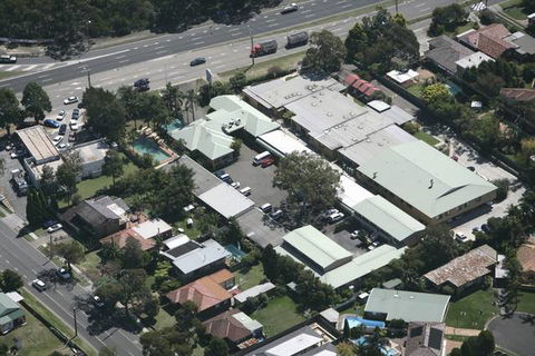 Abcot Inn - Holiday Sunshine Coast 0