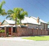 Above Bored Bed and Breakfast - Sunshine Coast Tourism