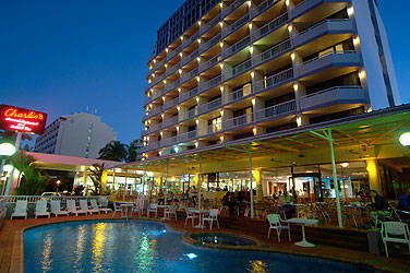 Acacia Court Hotel - Holiday Sunshine Coast 0