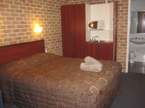 Acacia Motor Inn - Holiday Sunshine Coast 0
