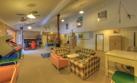 Acacia Snowy Motel - Holiday Sunshine Coast 1
