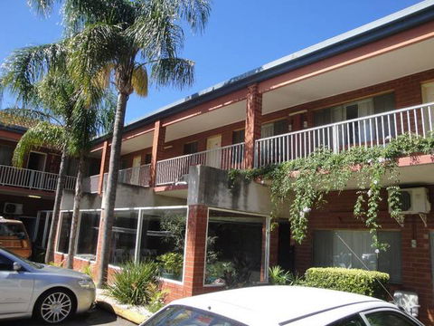 Adelaide Granada Motor Inn - Sunshine Coast Tourism 0