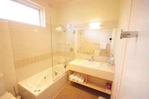Adelaide Road Motor Lodge - Holiday Sunshine Coast 3