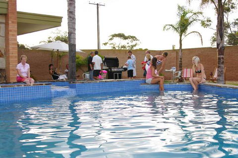 Adelaide Road Motor Lodge - Holiday Sunshine Coast 5